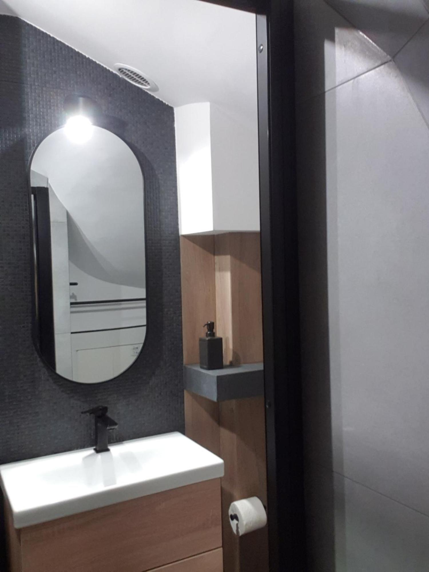 Near The Airport- Apartments คราคูฟ ภายนอก รูปภาพ
